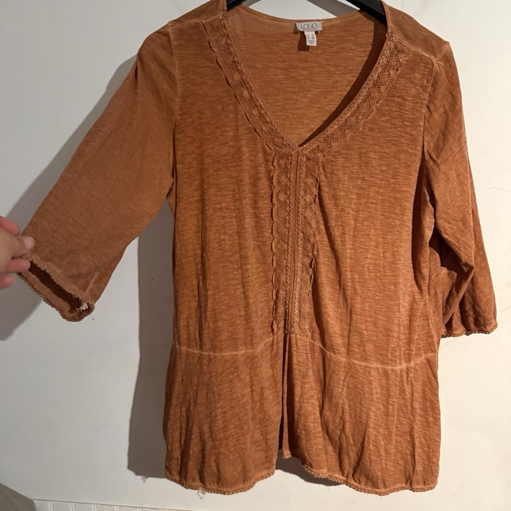 Logo Lori Goldstein 1X Top Rust Boho Fall Lace Trim Cotton Vneck Slub Knit